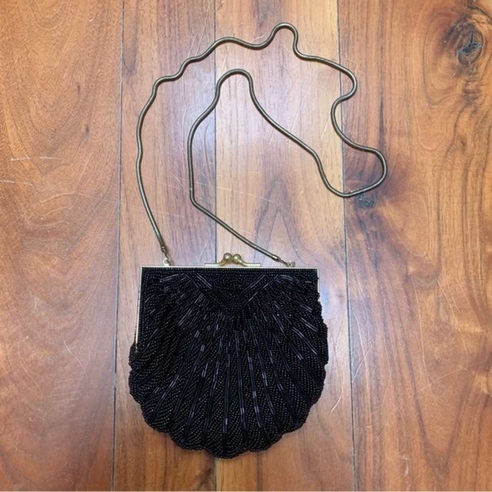 Vintage Beaded Black Clam Shell Purse